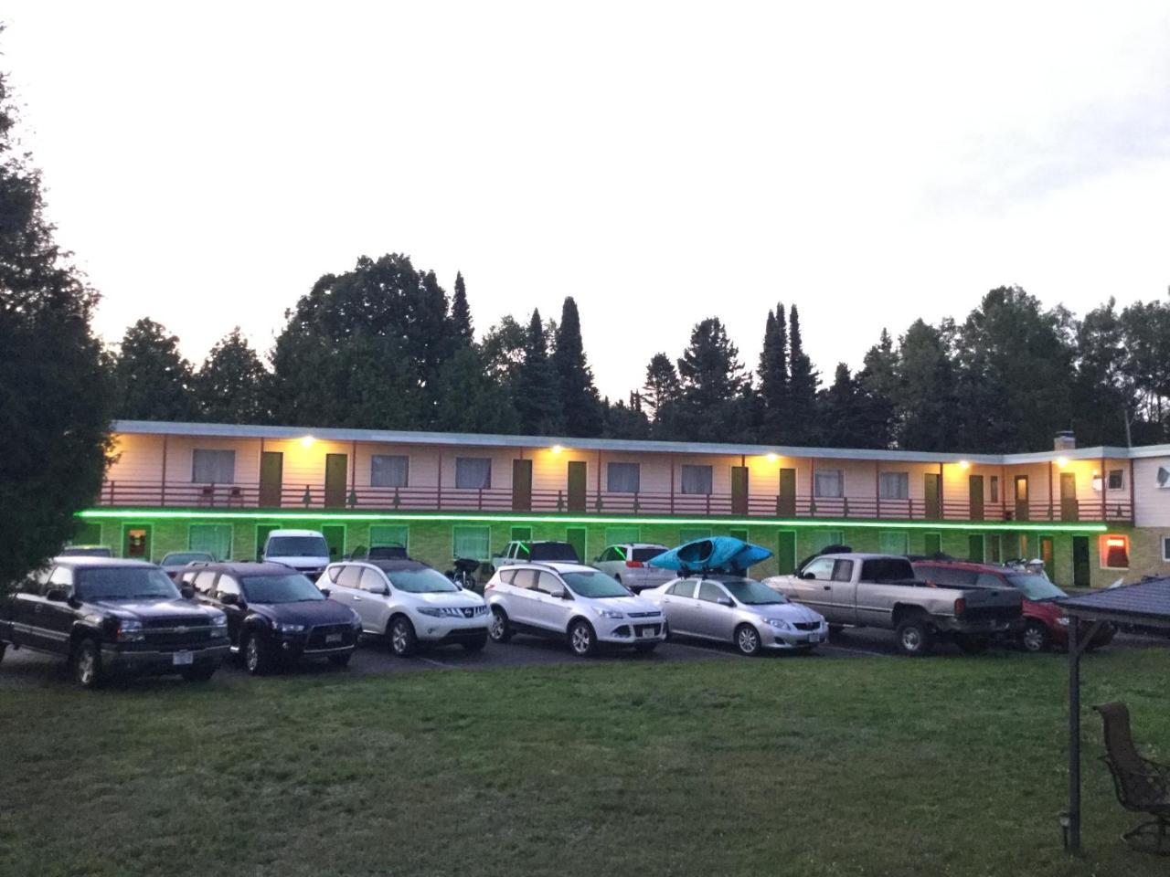 Cedars Motel Ironwood Luaran gambar