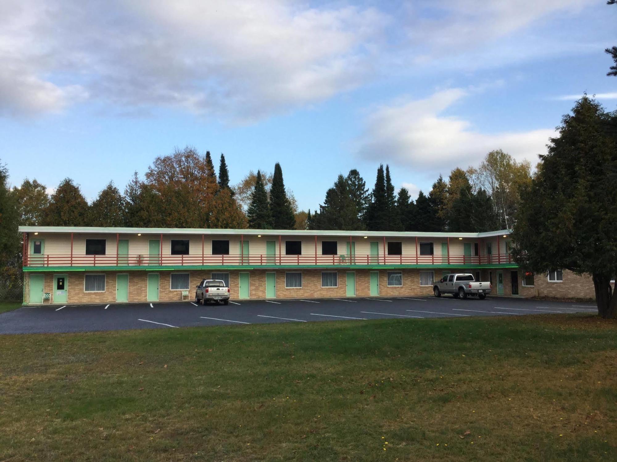 Cedars Motel Ironwood Luaran gambar