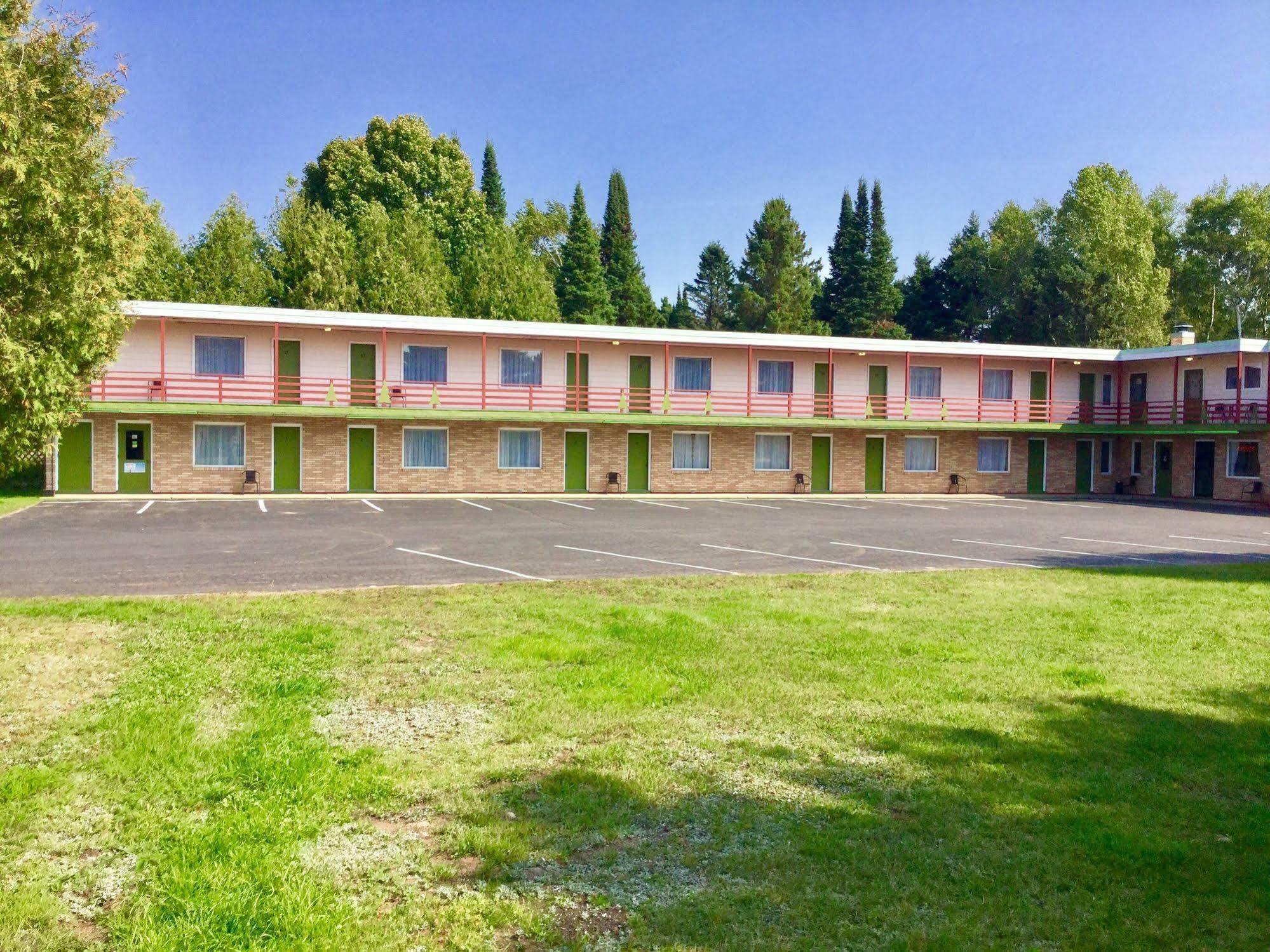 Cedars Motel Ironwood Luaran gambar
